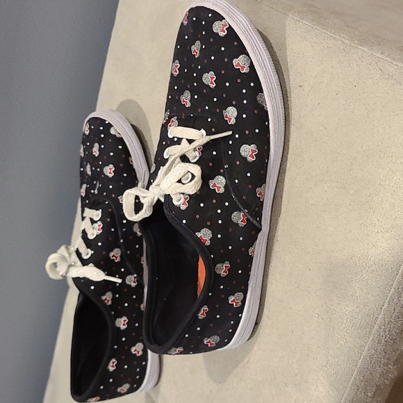 Disney Minnie Mouse Canvas Shoes Sz. 5 - Picture 4 of 10